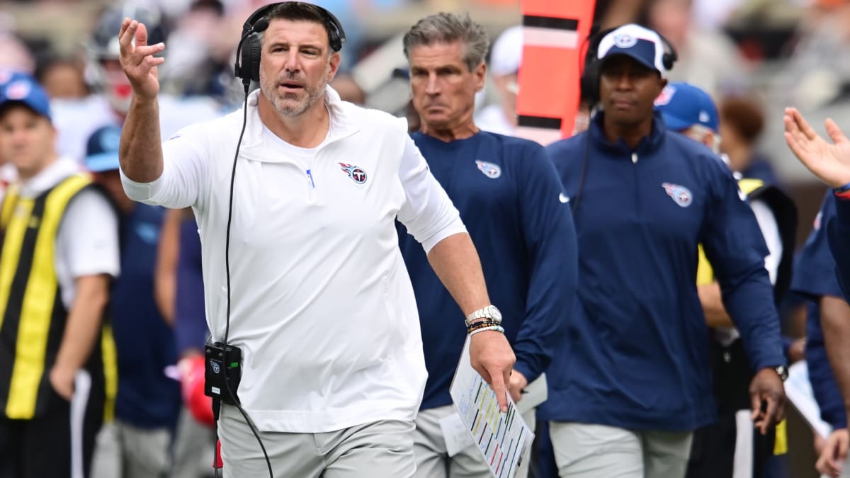 Titans Coach Mike Vrabel Doesn't Close Door on Offensive Line