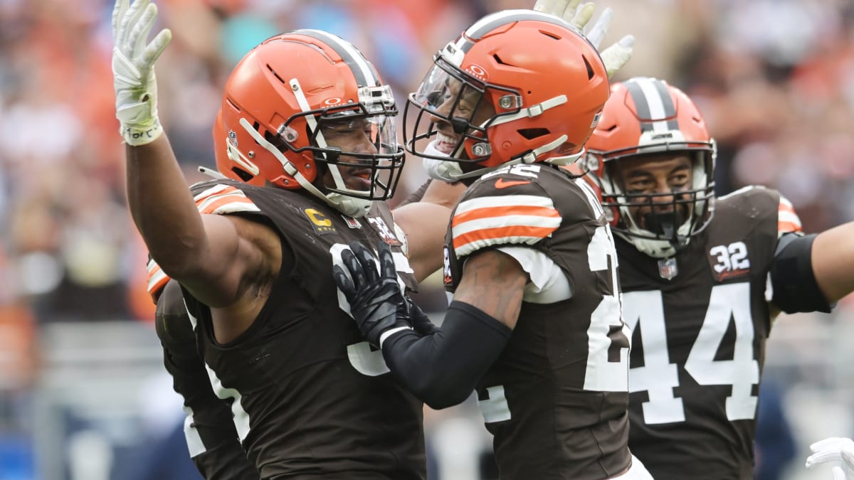 Cleveland Browns Burn Accident: Injured Deshaun Watson Joined by David  Njoku: Baltimore Ravens NFL Tracker - Sports Illustrated Baltimore Ravens  News, Analysis and More