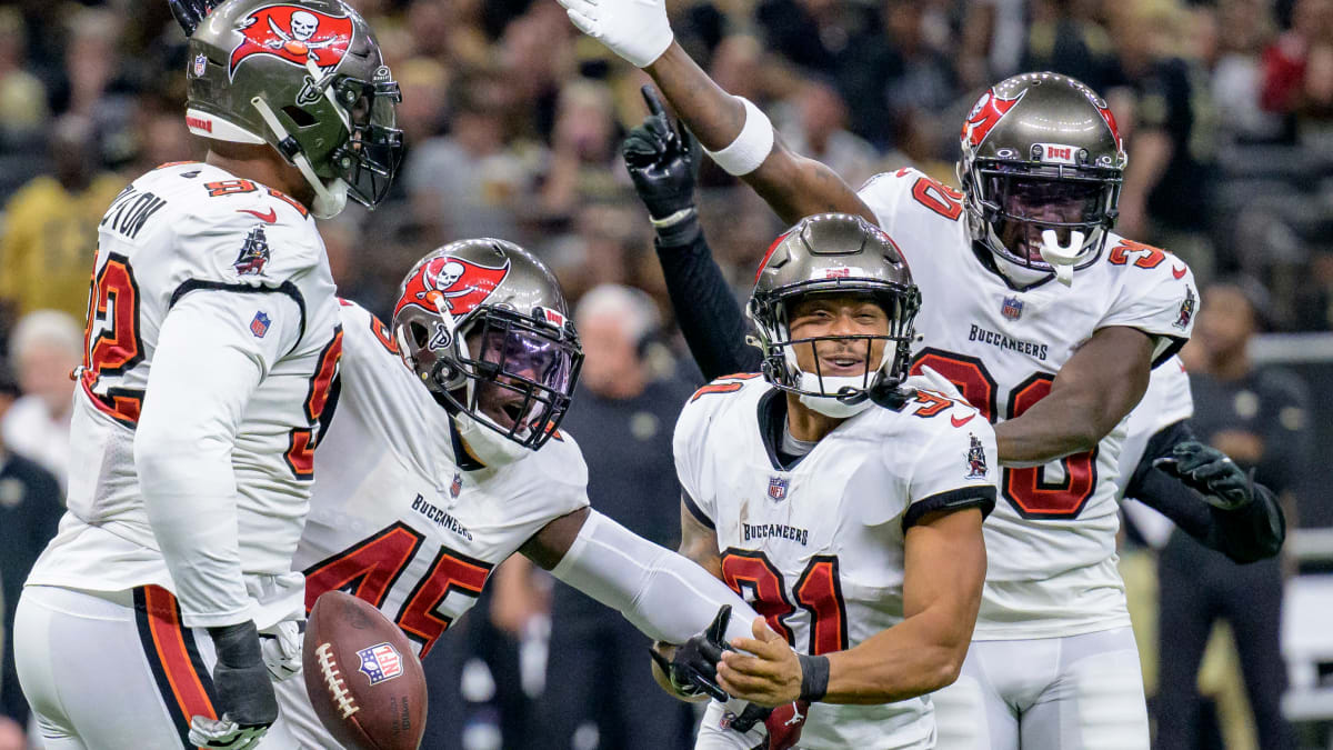 Buccaneers Take NFC South Division Lead with 26-9 Win Over Saints