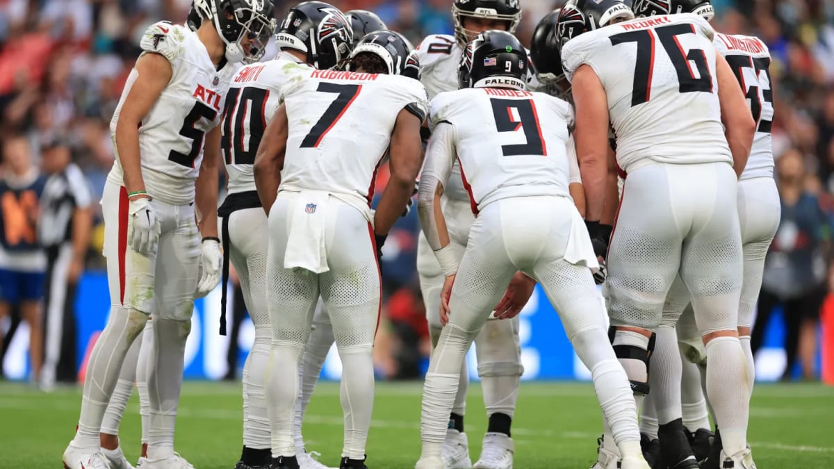 Extremely Intelligent': Atlanta Falcons LB Coach Raves Over Rookie Troy  Andersen - Sports Illustrated Atlanta Falcons News, Analysis and More