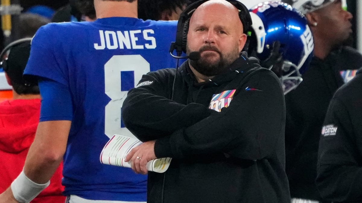 Giants' Brian Daboll Gives Positive Update on Saquon Barkley's Injury  Status - Sports Illustrated