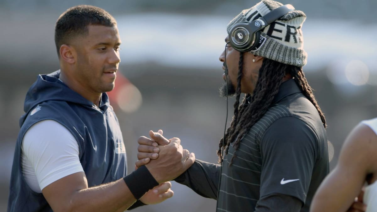 Marshawn Lynch: Russell Wilson blocked number from 'Hawks players