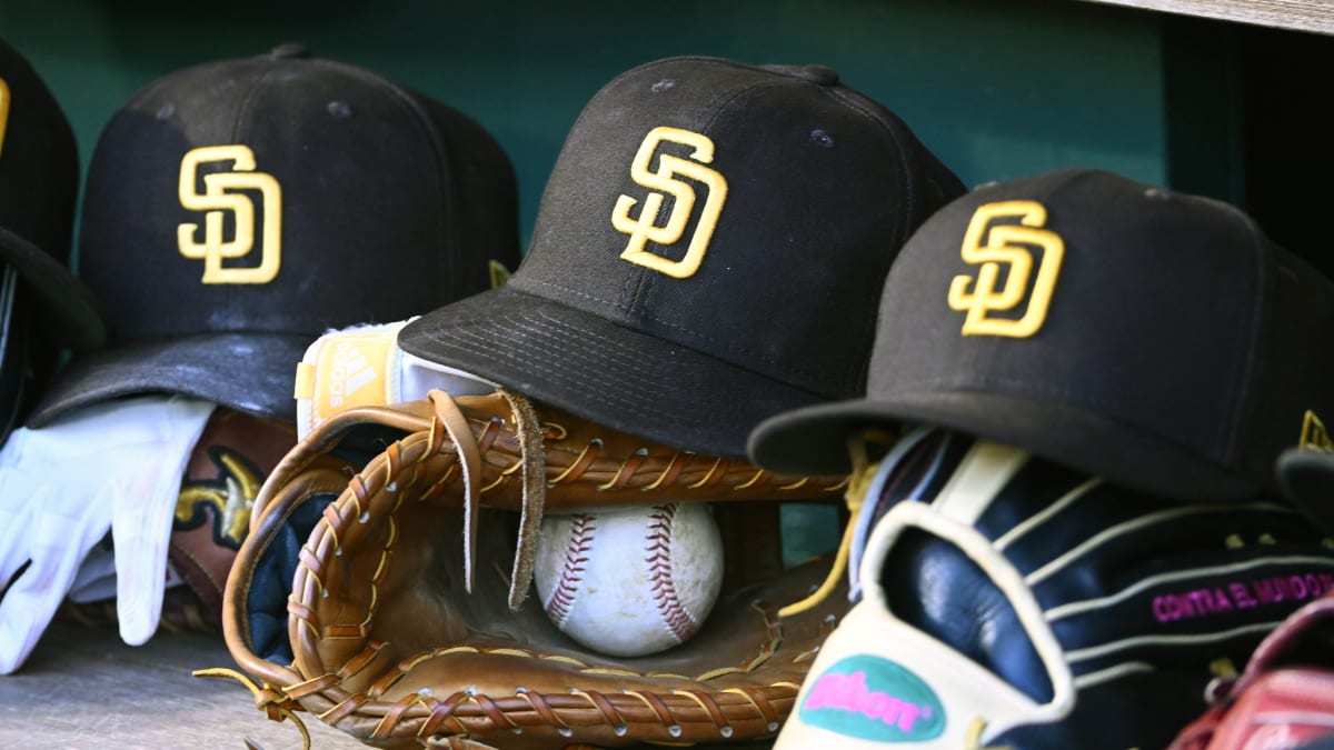 Padres' 16-year-old prospect makes minor league debut, doubles in first  at-bat