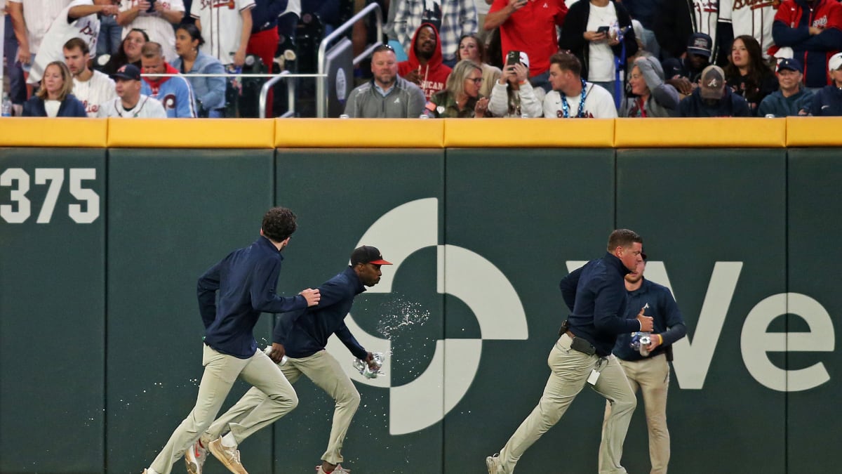 Braves fan throws drink at Phillies rival fan after NLDS Game 1 loss