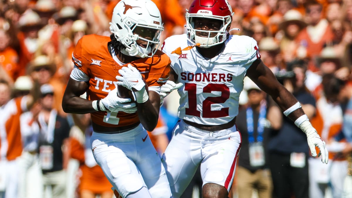 Oklahoma vs Texas: Fox runs on field in Red River Rivalry game [VIDEO] -  Sports Illustrated