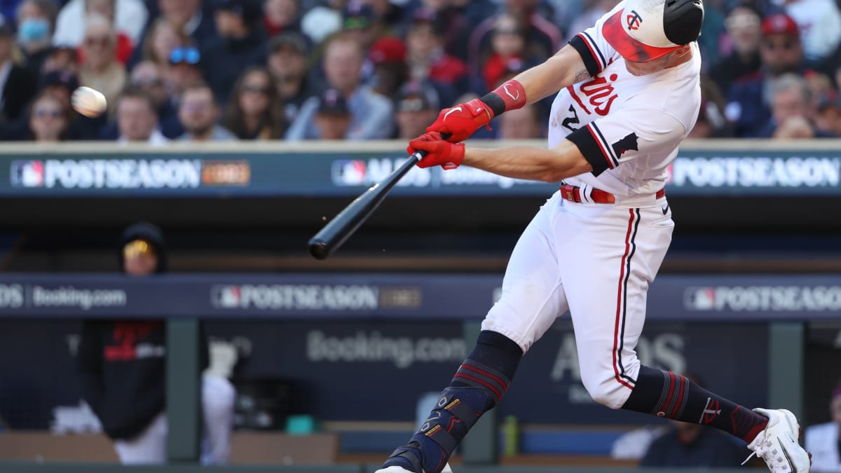 Twins host Astros at Target Field for Game 3 in tied-up ALDS - CBS