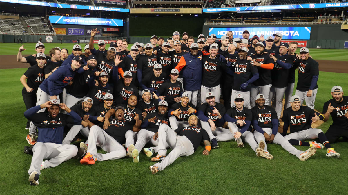 Astros fans run to local stores for ALCS championship gear