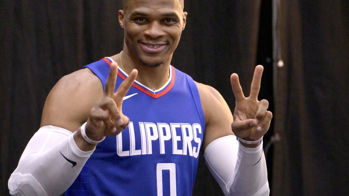 Russell Westbrook Gives Amazing Gift to NBA Fan - Sports