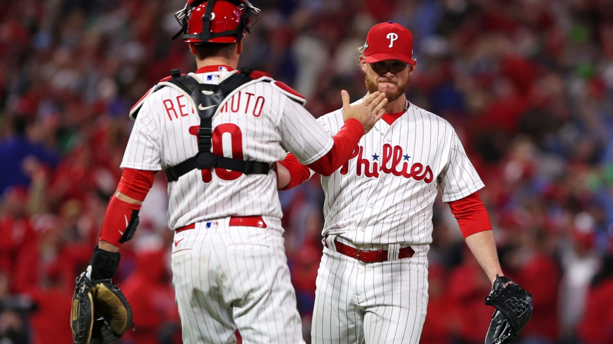 Phillies close in on title