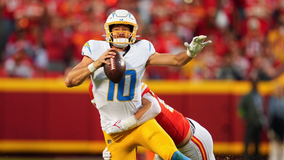 What's happening with Patrick Mahomes and the Kansas City Chiefs? Are  critics overreacting to their struggles on offense?, NFL News