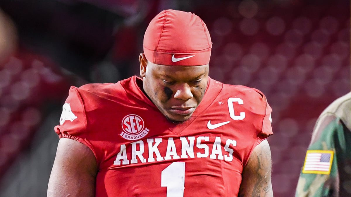 Hogs' KJ Jefferson injured after 22-yard gain, backup in - Sports  Illustrated All Hogs News, Analysis and More