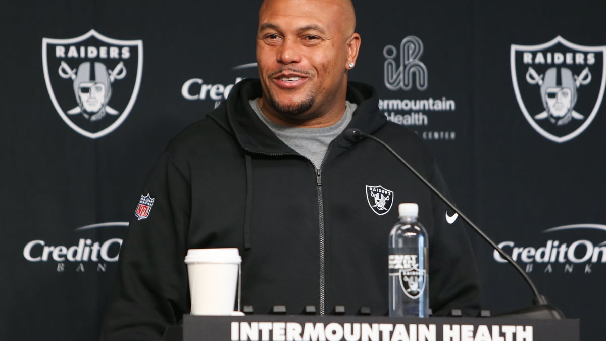 Las Vegas Raiders' Antonio Pierce final press conference before Miami  Dolphins - Sports Illustrated Las Vegas Raiders News, Analysis and More