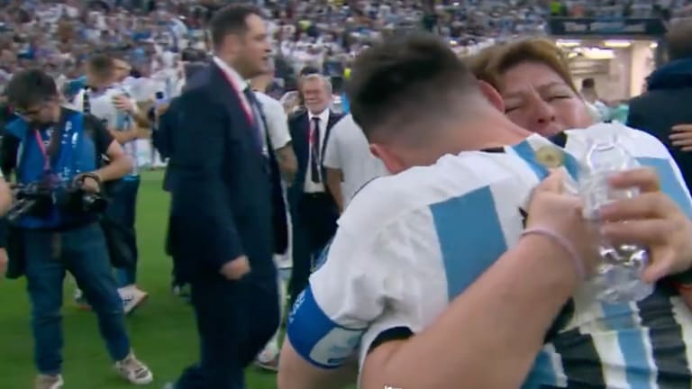 Video: el emotivo momento en que Messi y su madre celebran