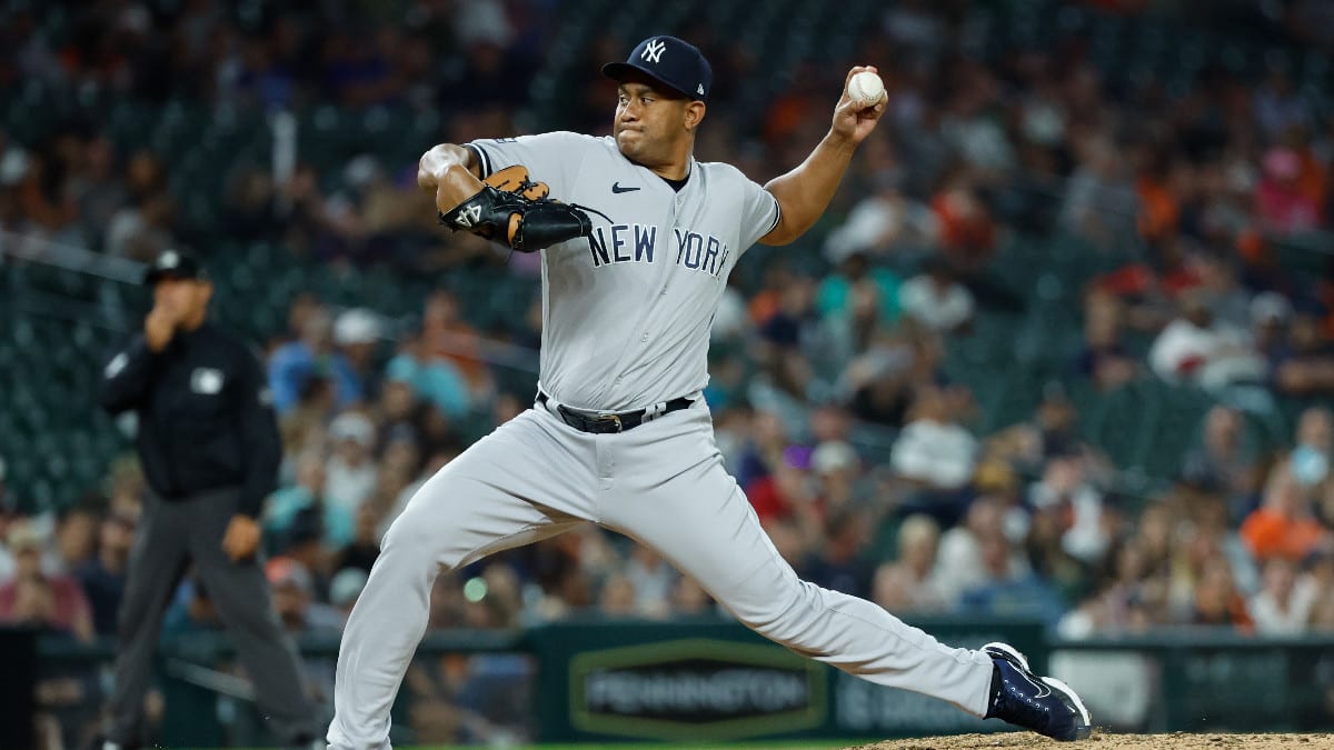 New York Yankees relief pitcher Wandy Peralta throws against the
