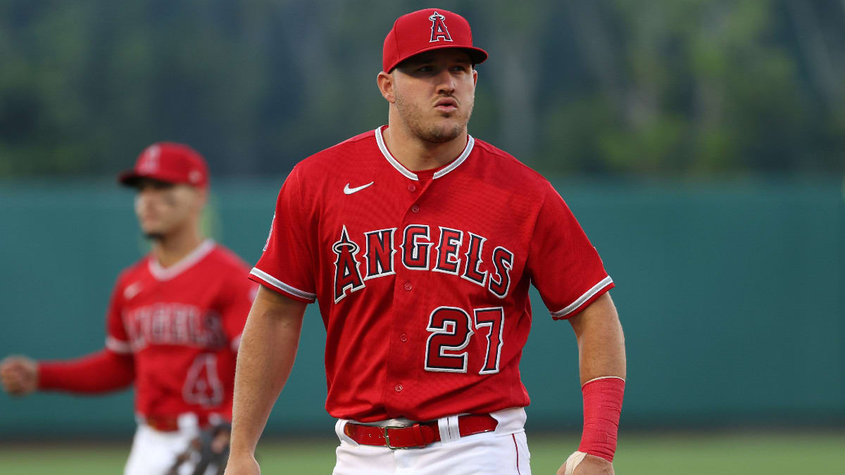 Which Cardinals players have also played for the Angels? MLB