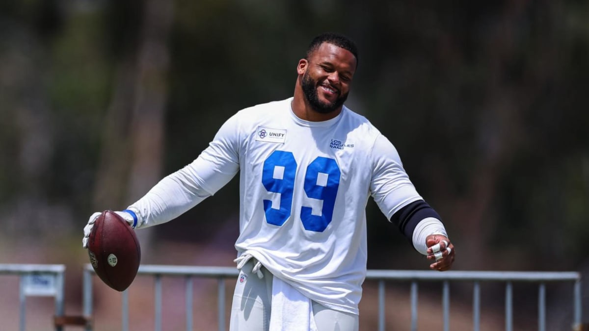 WATCH: Los Angeles Rams' Aaron Donald Encounters Comedy Legend in  Paramount+ Ad - Sports Illustrated LA Rams News, Analysis and More