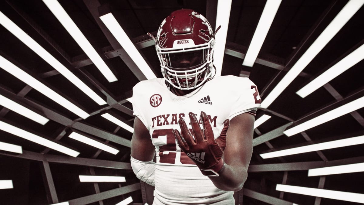 Texas A M Aggies Land Massive Commitment From Elite Five Star Dl David Hicks Sports Illustrated Texas A M Aggies News Analysis And More