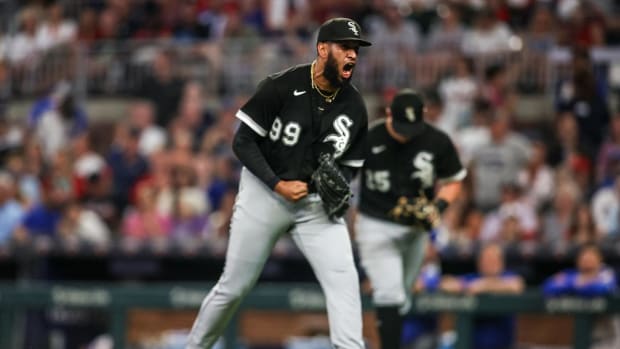 Chicago White Sox Reportedly Planning to Have Fans at Games This