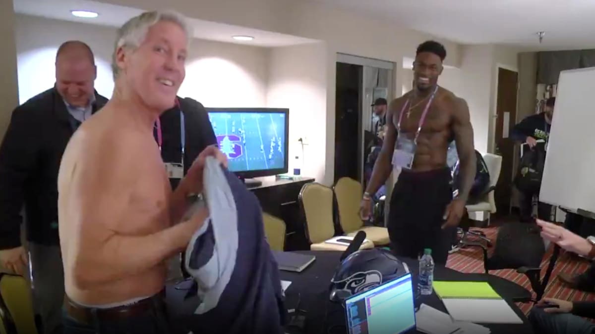 Seahawks Had Future Second-Round Pick DK Metcalf Arrive Topless To Combine  Interview