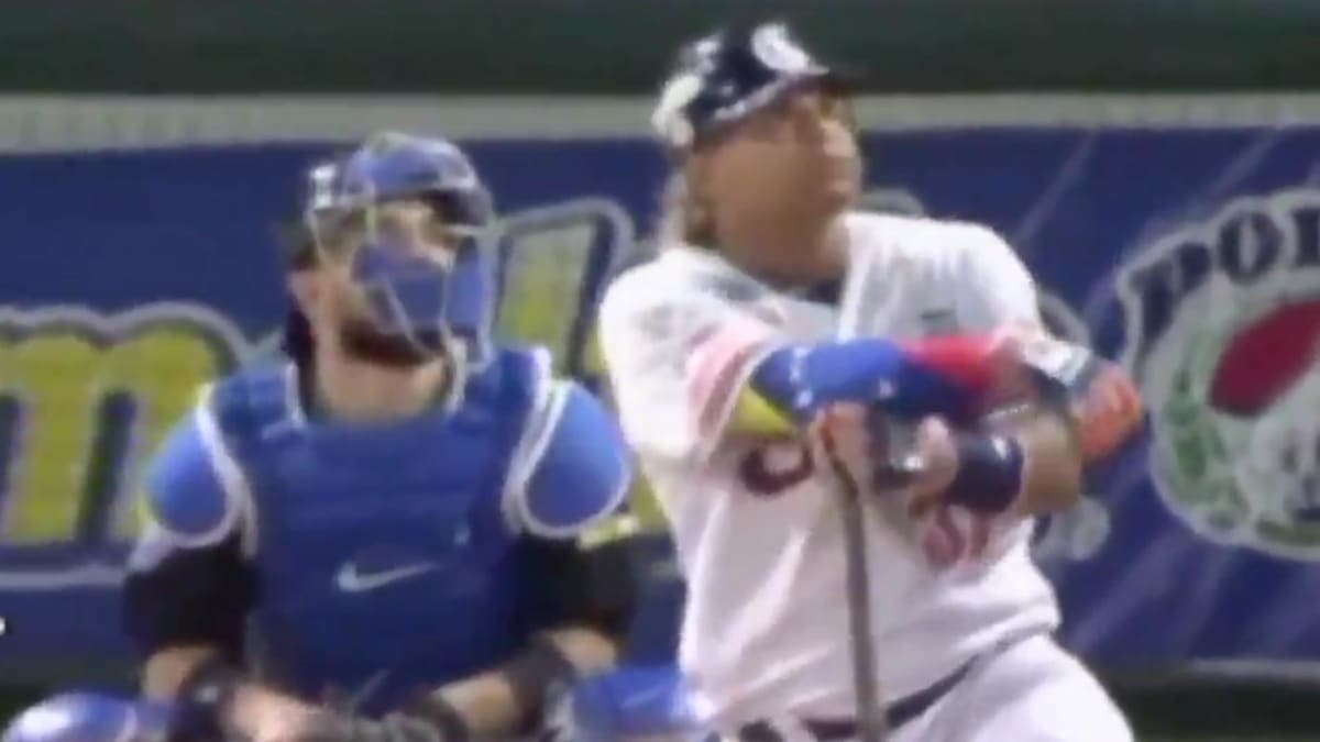 Willians Astudillo walked in Twins-Phillies game - Sports Illustrated