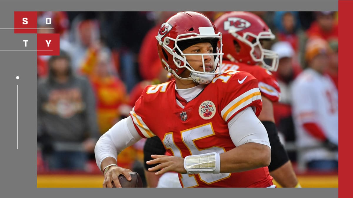 Alex Smith Taught Patrick Mahomes 'Invaluable' Lessons While Playing For  The Kansas City Chiefs