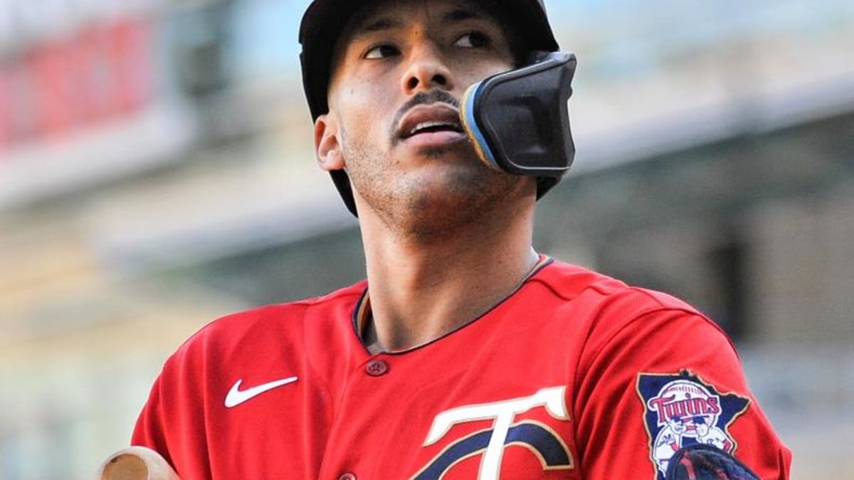 File:Carlos Correa (29079894375) (Cropped).jpg - Wikipedia