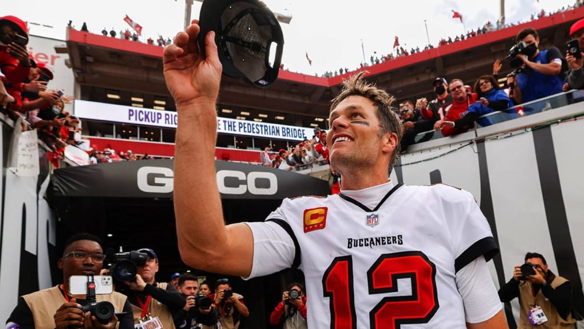 New England Honors Tom Brady: 'Patriot For Life' - Sports Illustrated New  England Patriots News, Analysis and More