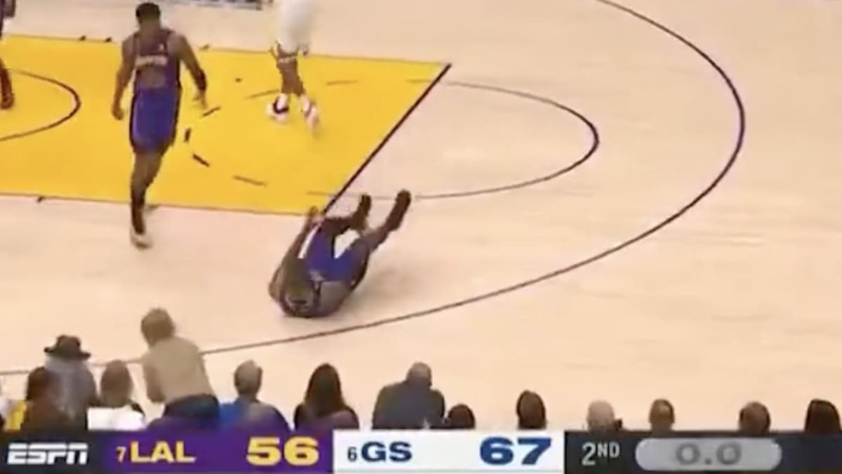 Lakers–Warriors: LeBron James Takes Weird Tumble in Game 2, Fans Had Jokes  - Sports Illustrated