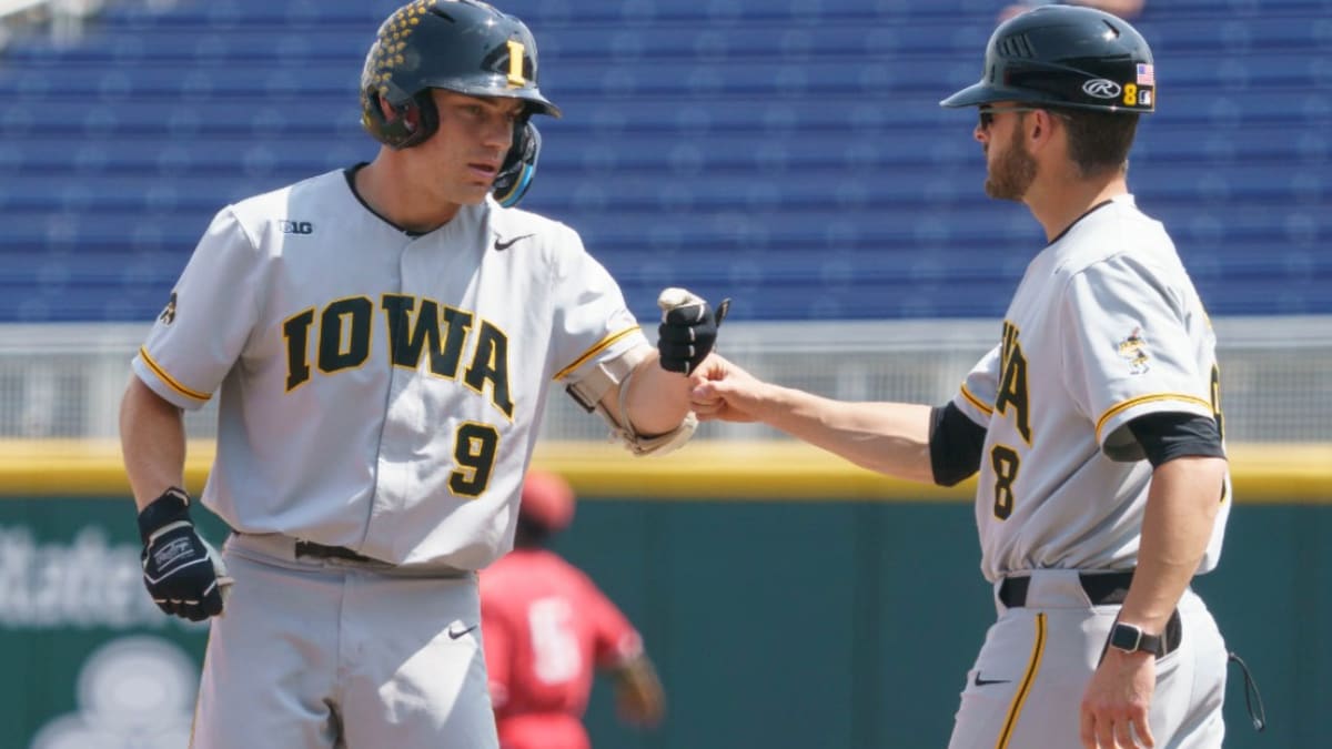 Hawkeyes Rally to Down Indiana - Sports Illustrated Iowa Hawkeyes News,  Analysis and More