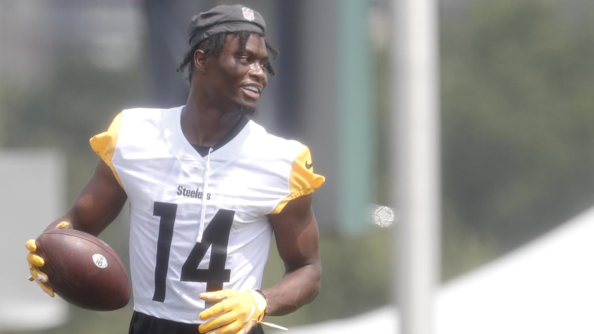 George Pickens Makes Unbelievable Catch at Pittsburgh Steelers Training  Camp - Sports Illustrated Pittsburgh Steelers News, Analysis and More