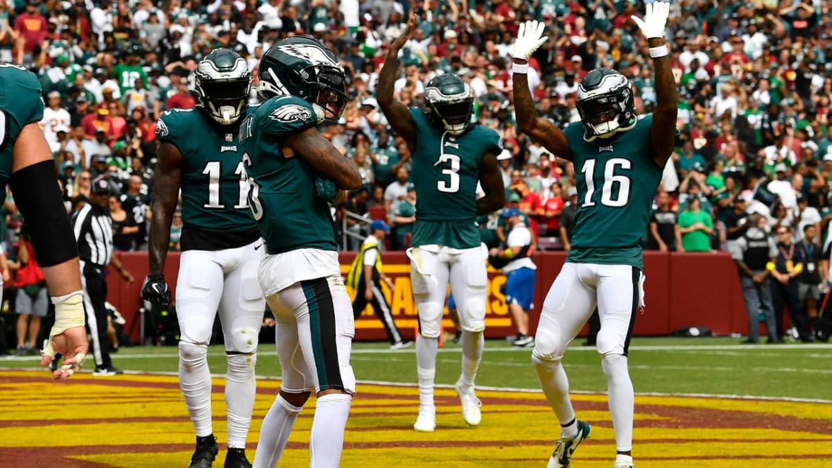 Undefeated Eagles Heavily Favored vs. Texans in Week 9 TNF Matchup