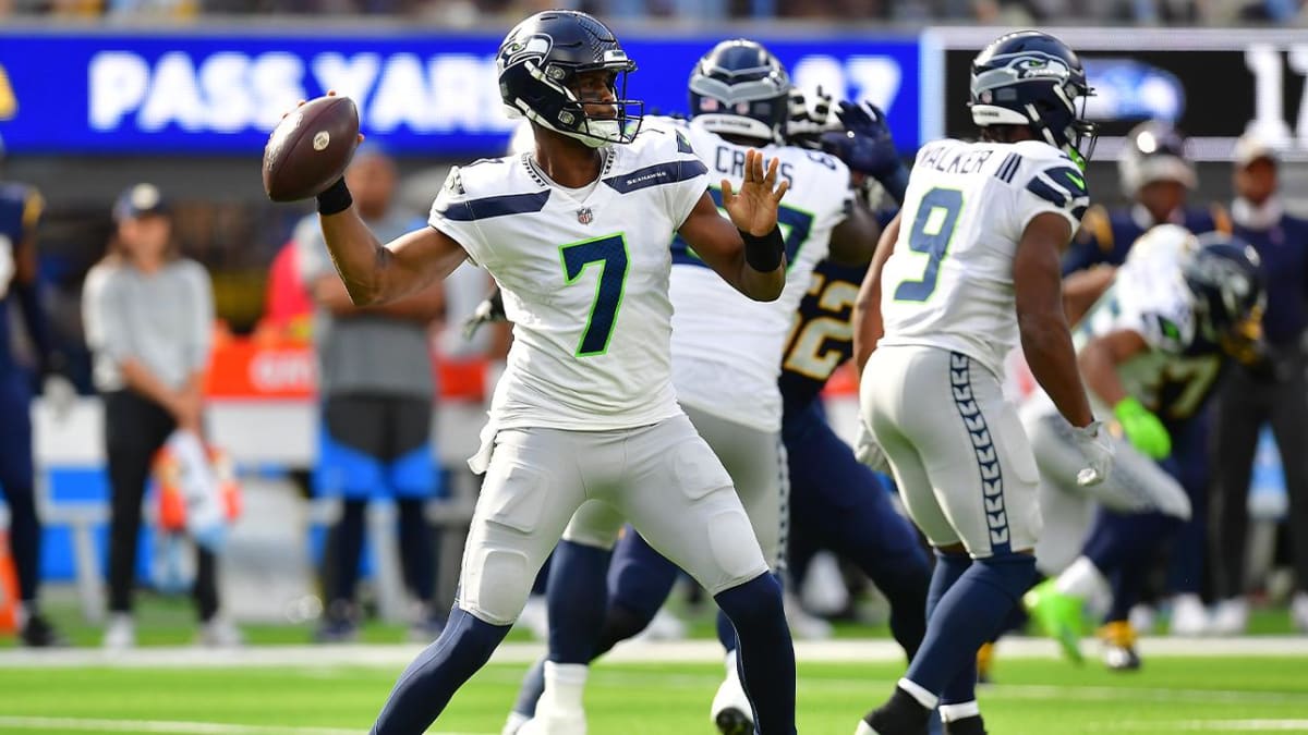 Giants vs. Seahawks props, odds, bets, AI predictions, MNF picks: Geno Smith  over 250.5 passing yards 