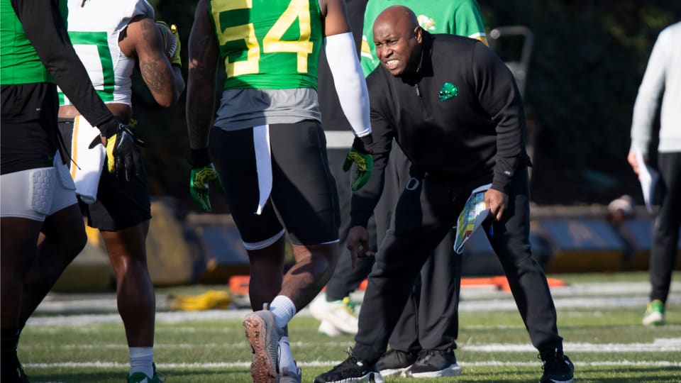 Oregon deals football news