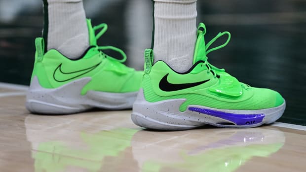 Nike zoom sales neon green