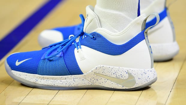 Paul george discount white basketball shoes