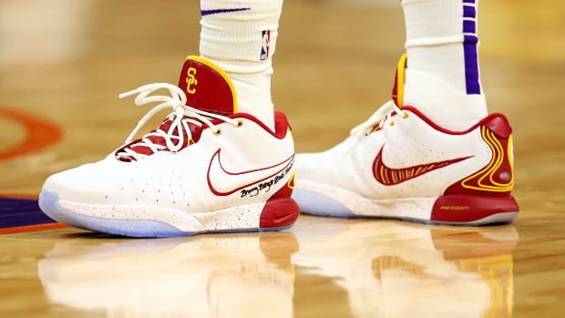 Lebron james shoes cheap last night