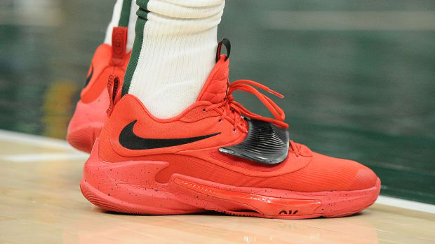 Giannis antetokounmpo 2025 shoes orange