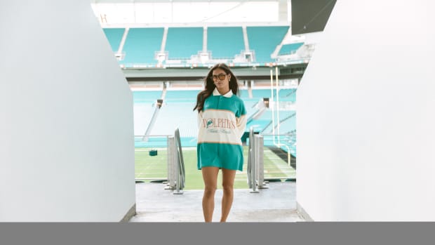 Miami dolphin clearance apparel store