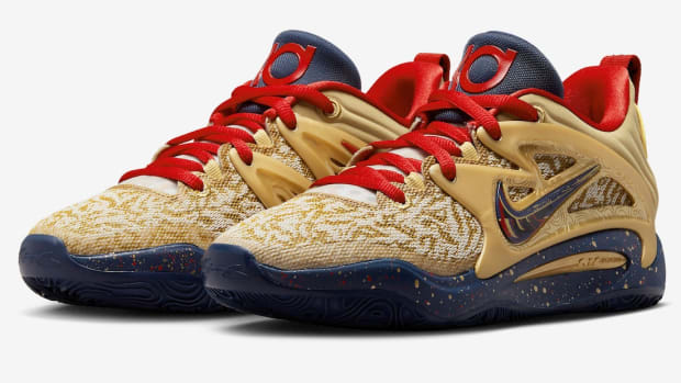 Golden basketball deals shoes