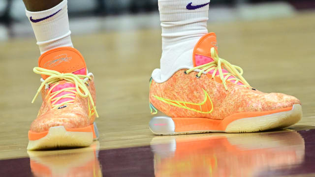 Lebron james cheap king shoes