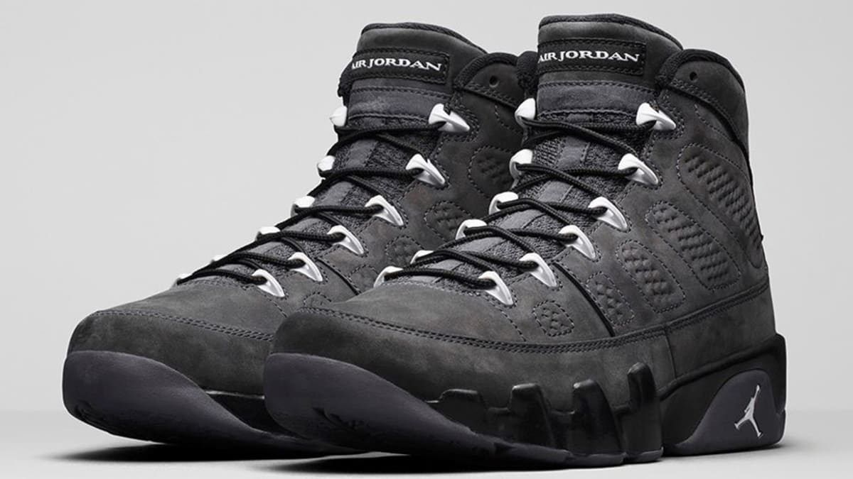 All black sale jordan 9