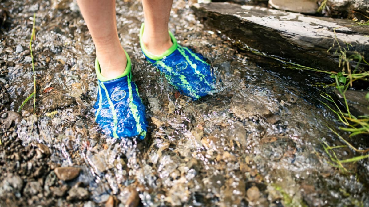 Durable store water shoes