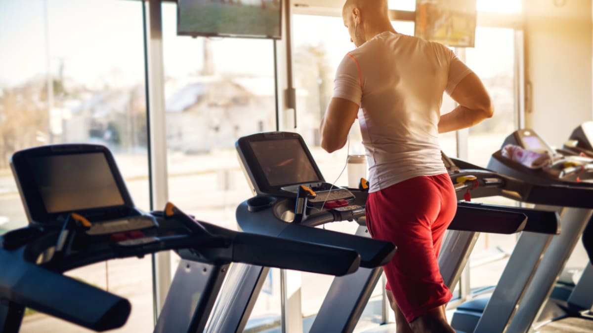 Best treadmill outlet with big screen