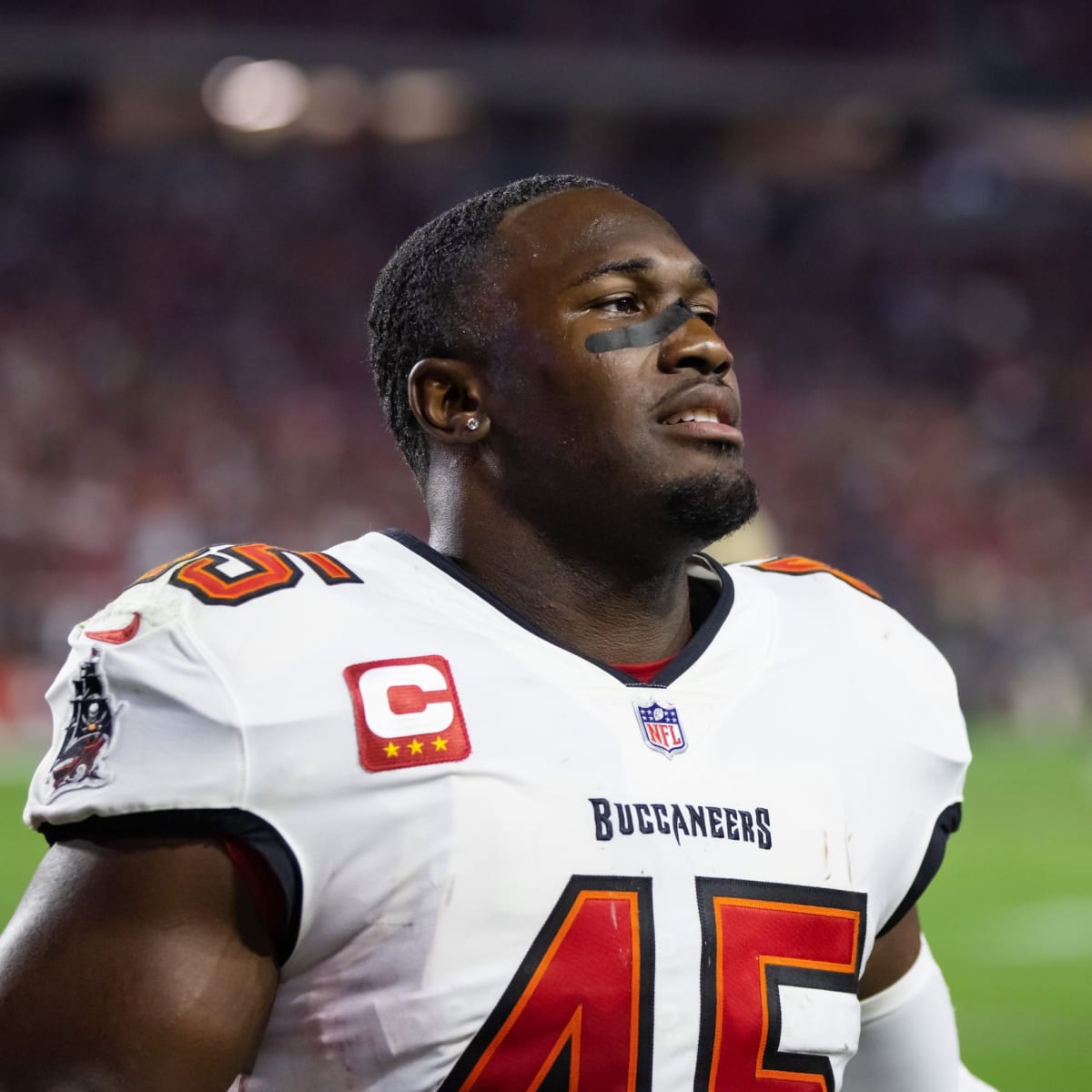 Perfect trade Chargers must offer Buccaneers for Devin White