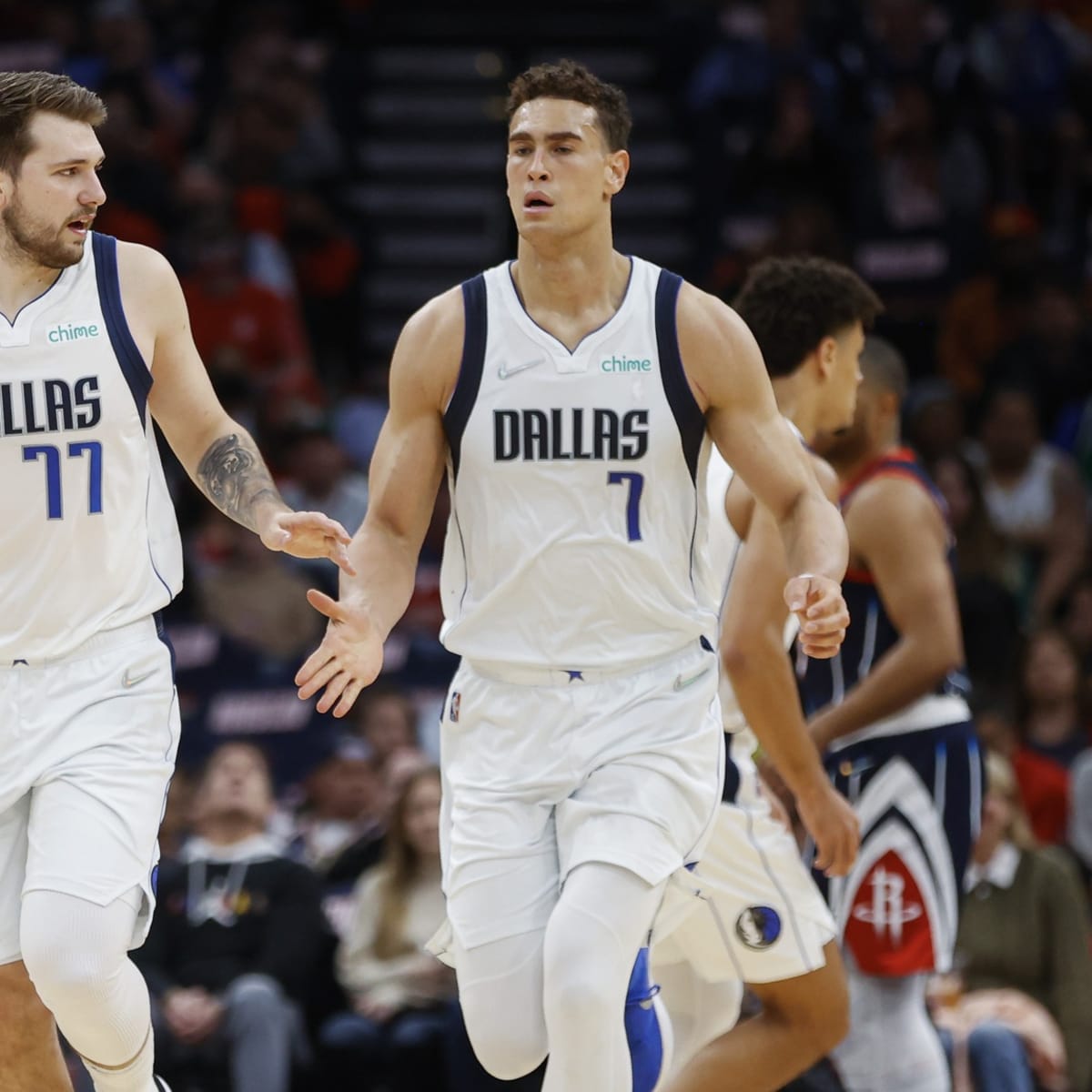 Klay Thompson, Golden State Warriors 'No Progress' on Contract Extension;  Could Dallas Mavs Trade? - Sports Illustrated Dallas Mavericks News,  Analysis and More