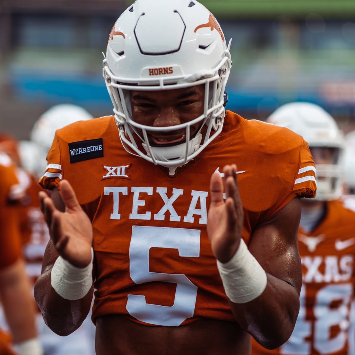 Texas RB Bijan Robinson carrying on after rare mistake