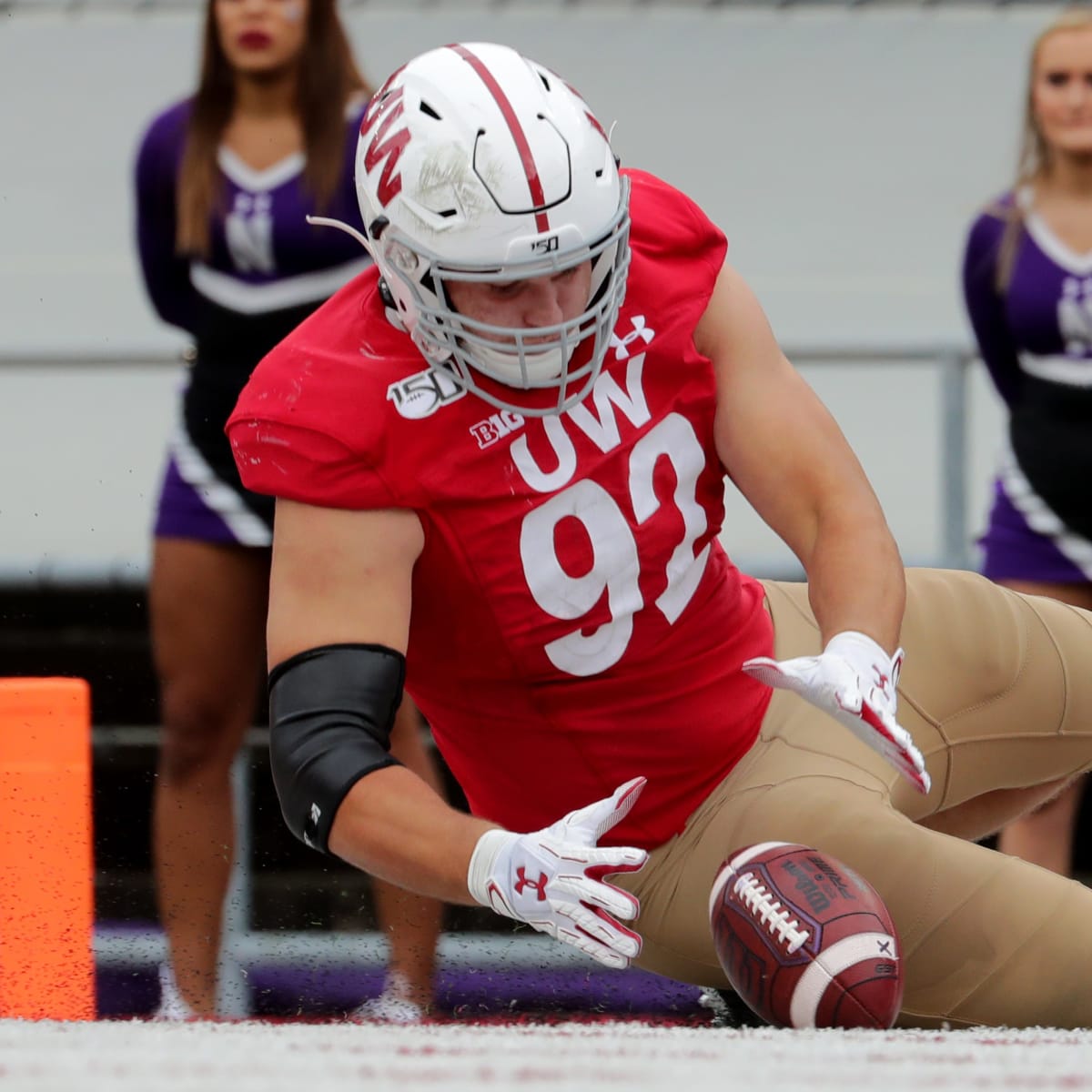 2022 NFL Draft: Former Wisconsin DL Matt Henningsen selected by the Denver  Broncos - Sports Illustrated Wisconsin Badgers News, Analysis and More