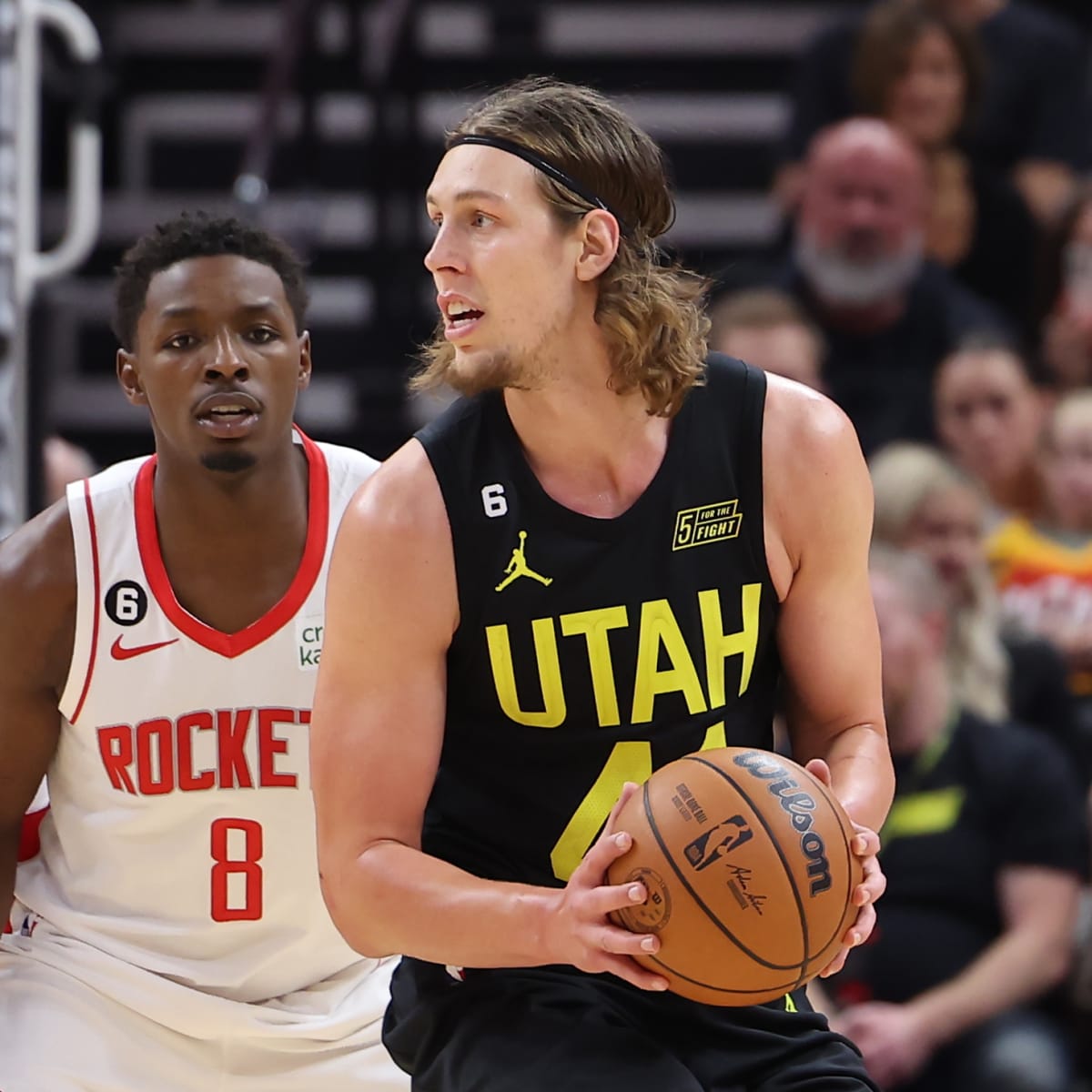 Kelly Olynyk stepping up as mentor for Rockets