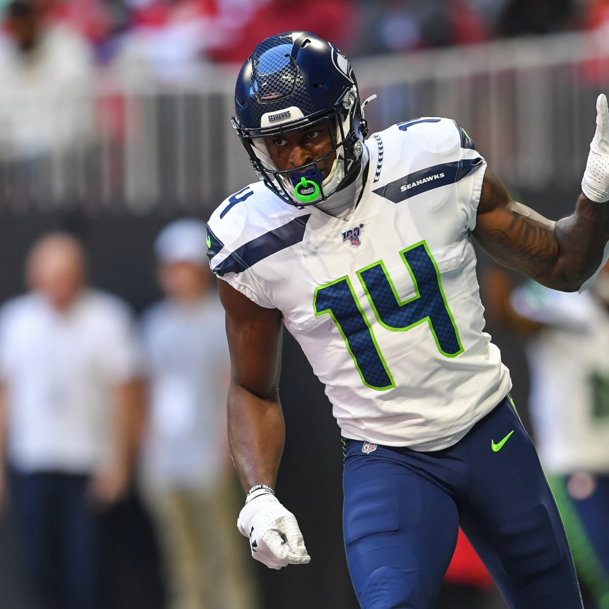 Seattle Seahawks' DK Metcalf Defends Re-Signing of Artie Burns with 'Two  Solid Reasons' - Sports Illustrated Seattle Seahawks News, Analysis and More