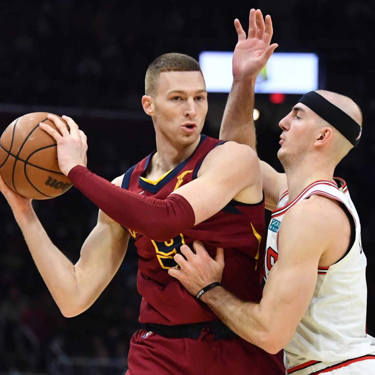 Cavs F Dylan Windler has broken left hand, no timetable on return